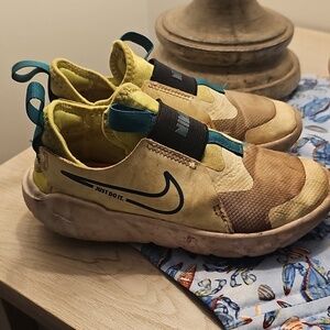 Nike Kids Play Shoes Yellow and Teal Slip-On Sneakers